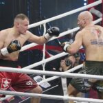 04.12.2021. Kielce. Suzuki Boxing Night X. Walka wieczoru: Michał Łoniewski - Daniel Adamiec (w czerwonych spodenkach) / Wiktor Taszłow / Radio Kielce