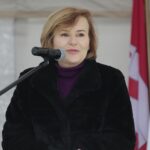 05.12.2021. Wolica. Wmurowanie aktu erekcyjnego pod budowę przychodni. Na zdjęciu: Anna Krupka - wiceminister sportu i turystyki / Wiktor Taszłow / Radio Kielce