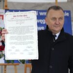 05.12.2021. Wolica. Wmurowanie aktu erekcyjnego pod budowę przychodni. Na zdjęciu: Robert Jaworski - burmistrz Chęcin / Wiktor Taszłow / Radio Kielce