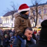 05.12.2021. Kielce. Rynek. Zapalenie światełek na choince / Wiktor Taszłow / Radio Kielce