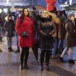 05.12.2021. Kielce. Rynek. Zapalenie światełek na choince / Wiktor Taszłow / Radio Kielce