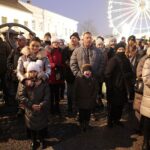 05.12.2021. Kielce. Rynek. Zapalenie światełek na choince / Wiktor Taszłow / Radio Kielce