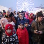 05.12.2021. Kielce. Rynek. Zapalenie światełek na choince / Wiktor Taszłow / Radio Kielce