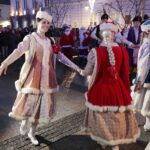 05.12.2021. Kielce. Rynek. Zapalenie światełek na choince / Wiktor Taszłow / Radio Kielce