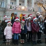 05.12.2021. Kielce. Rynek. Zapalenie światełek na choince / Wiktor Taszłow / Radio Kielce