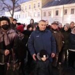 05.12.2021. Kielce. Rynek. Zapalenie światełek na choince / Wiktor Taszłow / Radio Kielce