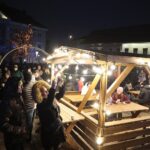 05.12.2021. Kielce. Rynek. Zapalenie światełek na choince / Wiktor Taszłow / Radio Kielce