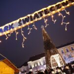 05.12.2021. Kielce. Rynek. Zapalenie światełek na choince / Wiktor Taszłow / Radio Kielce