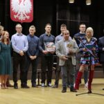 05.12.2021. Kielce. XVI Gala „Laur Wolontariatu”. Na zdjęciu: wolontariusze ośrodka leczenia uzależnień w Pałęgach - Laur wolontariatu / Wiktor Taszłow / Radio Kielce