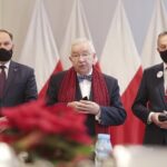 07.12.2021. Kielce. Spotkanie opłatkowe wojewody. Na zdjęciu (od lewej): Marek Kwitek - poseł, Krzysztof Lipiec - poseł, Zbigniew Koniusz - wojewoda świętokrzyski / Wiktor Taszłow / Radio Kielce