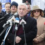 13.12.2021. Końskie. Wizyta wiceministra infrastruktury Grzegorza Witkowskiego. na zdjęciu (w środku): Andrzej Bętkowski - marszałek województwa świętokrzyskiego / Wiktor Taszłow / Radio Kielce