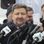 13.12.2021. Końskie. Wizyta wiceministra infrastruktury Grzegorza Witkowskiego. Na zdjęciu: Grzegorz Schreiber - marszałek województwa łódzkiego / Wiktor Taszłow / Radio Kielce