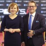 13.12.2021. Kielce. Otwarcie bilardowych mistrzostw Polski. Na zdjęciu: Anna Krupka - wiceminister sportu i turystyki i Grzegorz Kędzierski - prezes PZBil / Wiktor Taszłow / Radio Kielce
