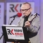 13.12.2021. Kielce. Koncert „Czas próby”. Na zdjęciu: Tolek Jabłoński / Wiktor Taszłow / Radio Kielce