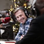 14.12.2021 Radio Kielce. Finał drugiego dnia akcji "Choinka pod choinkę". Na zdjęciu: Paweł Solarz - Radio Kielce / Wiktor Taszłow / Radio Kielce