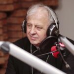 14.12.2021 Radio Kielce. Finał drugiego dnia akcji "Choinka pod choinkę". Na zdjęciu: Jan Piotrowski - biskup kielecki / Wiktor Taszłow / Radio Kielce