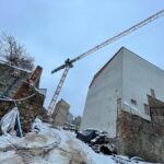 09.12.2021. Kielce. Żuraw na terenie Teatru Żeromskiego / Wiktor Taszłow / Radio Kielce