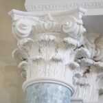 03.07.2021 Święty Krzyż. Ołtarz w kościele / Jarosław Kubalski / Radio Kielce