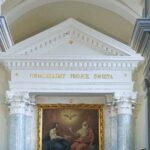 03.07.2021 Święty Krzyż. Ołtarz w kościele / Jarosław Kubalski / Radio Kielce