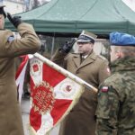 06.12.2021 Kielce Centrum Przygotowań do Misji Zagranicznych. Przejęcie obowiązków komendanta CPdMZ przez pułkownika Adama Włoczewskiego. Na zdjęciu od lewej: ppłk Jarosław Zdanowicz i płk Adam Włoczewski / Jarosław Kubalski / Radio Kielce