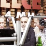 17.12.2021. Radio Kielce. Finał przedświątecznej akcji "Choinka pod choinkę". Na zdjęciu od lewej: Zbigniew Koniusz - wojewoda świętokrzyski, Janusz Knap - prezes zarządu Radia Kielce, Paweł Solarz - Radio Kielce / Jarosław Kubalski / Radio Kielce