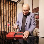 17.12.2021. Radio Kielce. Finał przedświątecznej akcji "Choinka pod choinkę". Włodek Pawlik / Jarosław Kubalski / Radio Kielce