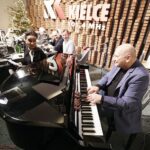 17.12.2021. Radio Kielce. Finał przedświątecznej akcji "Choinka pod choinkę". Włodek Pawlik / Jarosław Kubalski / Radio Kielce