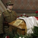 22.12.2021 Kielce. Kościół pw św. Wojciecha. Pogrzeb żołnierza AK majora Zbigniewa Mielczarka i jego syna Zbigniewa / Jarosław Kubalski / Radio Kielce