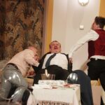 30.11. 2021 Kielce. Teatr im. Stefana Żeromskiego. Próba spektaklu "Prezent urodzinowy" w reżyserii Jerzego Bończaka. Na zdjęciu od lewej: Mirosław Bieliński, Jacek Mąka i Dawid Żłobiński / Jarosław Kubalski / Radio Kielce