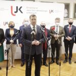 06.12.2021. Kielce. Przekazanie symbolicznych czeków z ministerstwa dla UJK. Na zdjęciu  Przemysław Czarnek - minister edukacji i nauki / Jarosław Kubalski / Radio Kielce