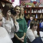 08.12.2021 Wola Jachowa. Fundacja Miśka Zdziśka odwiedziła z zabawkami dom środowiskowy / Jarosław Kubalski / Radio Kielce