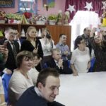 08.12.2021 Wola Jachowa. Fundacja Miśka Zdziśka odwiedziła z zabawkami dom środowiskowy / Jarosław Kubalski / Radio Kielce