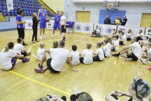 12.12.2021. Kielce. Projekt „Szyjemy sport na miarę - sportowa rodzina” / Jarosław Kubalski / Radio Kielce