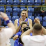 12.12.2021. Kielce. Projekt „Szyjemy sport na miarę - sportowa rodzina”, Na zdjęciu: Cezary Trybański - pierwszy Polak w koszykarskiej lidze NBA / Jarosław Kubalski / Radio Kielce