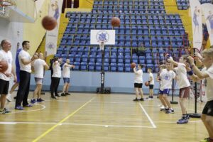 12.12.2021. Kielce. Projekt „Szyjemy sport na miarę - sportowa rodzina” / Jarosław Kubalski / Radio Kielce