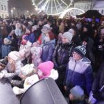 12.12.2021 Kielce.Rynek. Spektakl "Legendy ziemi świętokrzyskiej" Teatru Lalki i Aktora Kubuś / Jarosław Kubalski / Radio Kielce
