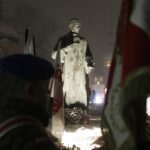 13.12.2021 Kielce. Uroczystości pod pomnikiem księdza Jerzego Popiełuszki w 40. rocznicę wprowadzenia w Polsce stanu wojennego / Jarosław Kubalski / Radio Kielce