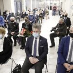 17.12.2021 Kielce. Przystanek Historia IPN. Wręczenie medali "Świadek Historii". Na zdjęciu od lewej: naczelnik kieleckiej delegatury IPN, Dorota Koczwańska–Kalita, senator Krzysztof Słoń i wiceprezes IPN Mateusz Szpytma / Jarosław Kubalski / Radio Kielce