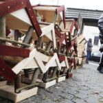 19.12.2021 Kielce. Kiermasz bożonarodzeniowy przed Dworkiem Laszczyków / Jarosław Kubalski / Radio Kielce