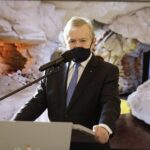 20.12.2021. Warszawa. Podpisanie aneksu do umowy zmieniającej współorganizatora Muzeum Historyczno-Archeologiczne w Ostrowcu Świętokrzyskim. Na zdjęciu: Piotr Gliński - minister kultury i dziedzictwa narodowego / Jarosław Kubalski / Radio Kielce