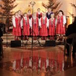 21.12.2021 Domaszowice. Koncert kolęd i pastorałek w kościele. Domaszowianie / Jarosław Kubalski / Radio Kielce