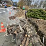 03.12.2021. Kielce. Prace przy oświetleniu nad Silnicą / Wiktor Taszłow / Radio Kielce