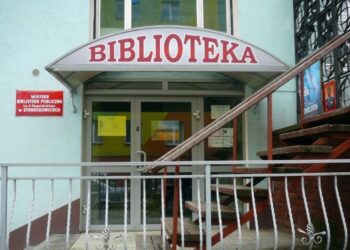 Starachowice. Miejska Biblioteka Publiczna czytelnia przy ul. Kochanowskiego / starachowice.eu