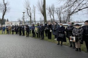 15.12.2021. Ćmielów. Pogrzeb Gustawa Hadyny / Emilia Sitarska / Radio Kielce