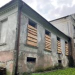 03.10.2021. Oleszno. Dwór należący dawniej do Niemojewskich / Dionizy Krawczyński / Radio Kielce