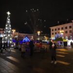 16.12.2021. Ostrowiec Św. Pierwszy dzień kiermaszu świątecznego / Emilia Sitarska / Radio Kielce