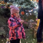 15.12.2021. Ostrowiec Św. Rozświetlenie osiedlowej choinki / Emilia Sitarska / Radio Kielce