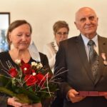 02.12.2021. Końskie. 19 par odebrało prezydencki Medal za Długoletnie Pożycie Małżeńskie. Na zdjęciu: Stanisław i Marianna Pietrasowie / Magdalena Galas-Klusek / Radio Kielce