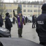 16.12.2021. Kielce. Przekazanie elektrycznych aut świętokrzyskim policjantom / Robert Felczak / Radio Kielce