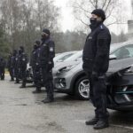 16.12.2021. Kielce. Przekazanie elektrycznych aut świętokrzyskim policjantom / Robert Felczak / Radio Kielce